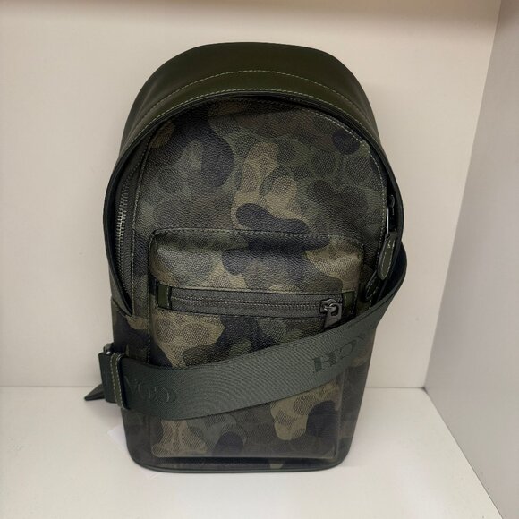 coach West Pack In Signature Camo Print cw312
